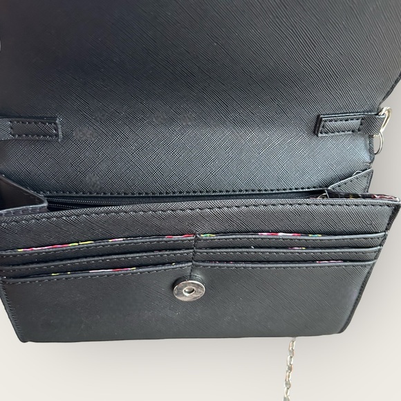 Betsey Johnson Crossbody Bag On Chain Black Clutch Pcckets Card Holders Logo - Picture 10 of 12